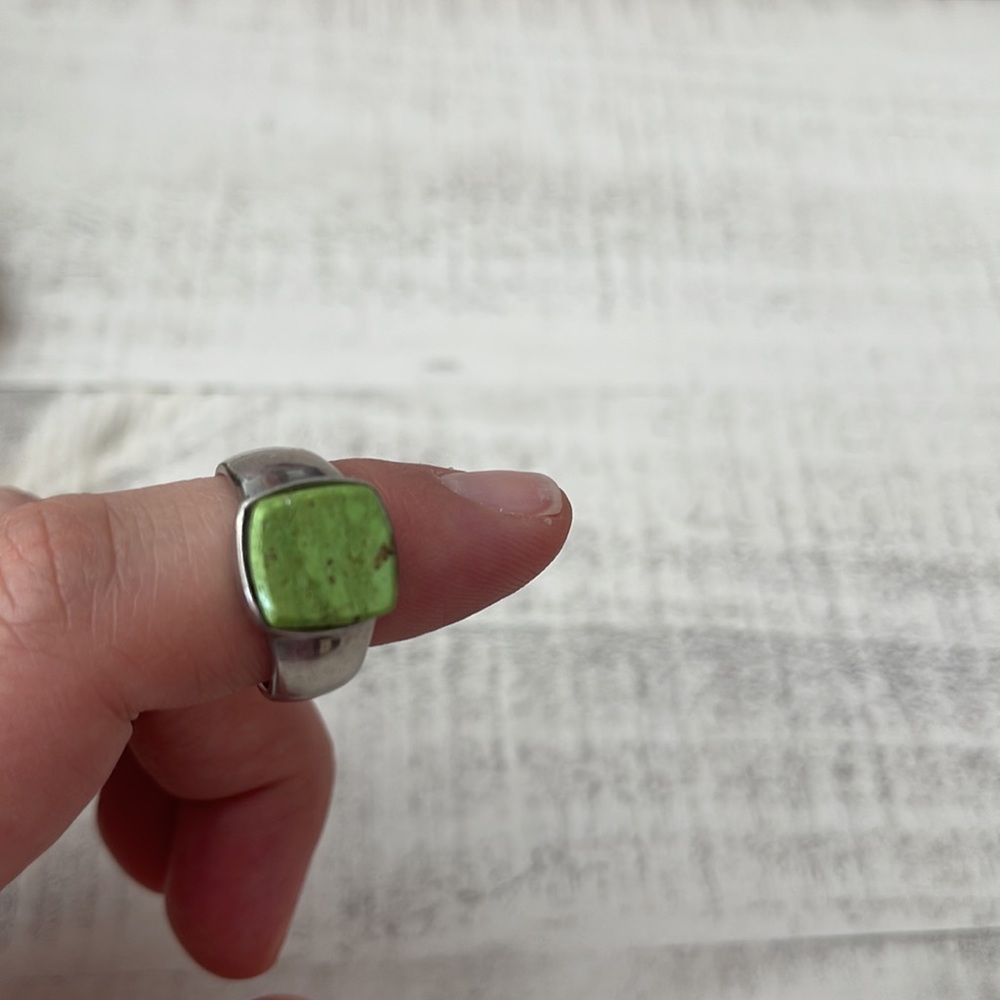 90’s Sterling silver ring with green stone size 8